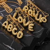 Collier personnalisé grosses lettres, collier lettre hailey bieber