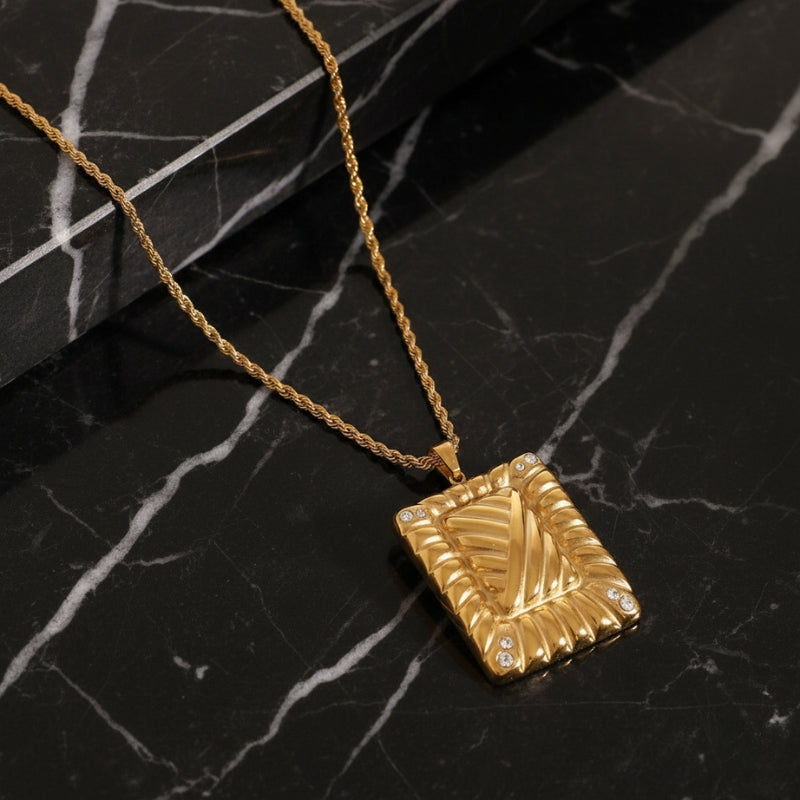 Collier fin fantaisie