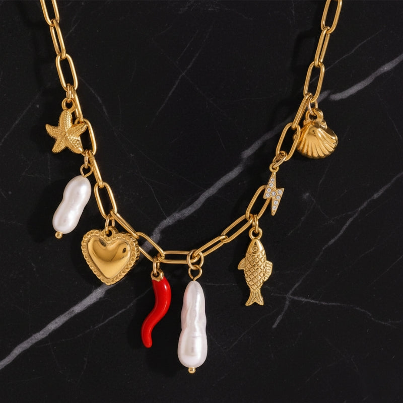Collier fantaisie doré charms multicolores et perles