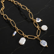 Collier en perles blanches