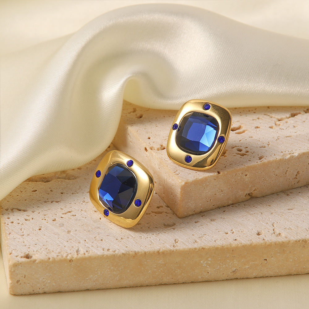 Boucles d’oreilles puces carrées