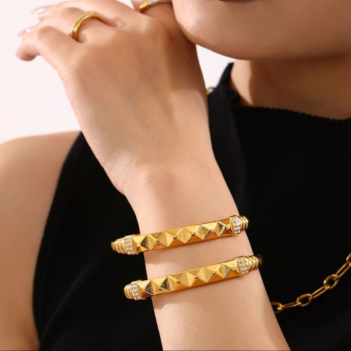 bracelet-jonc-cisele_2_f8938e08-899c-4103-8ab4-bc1f0e90f554.jpg