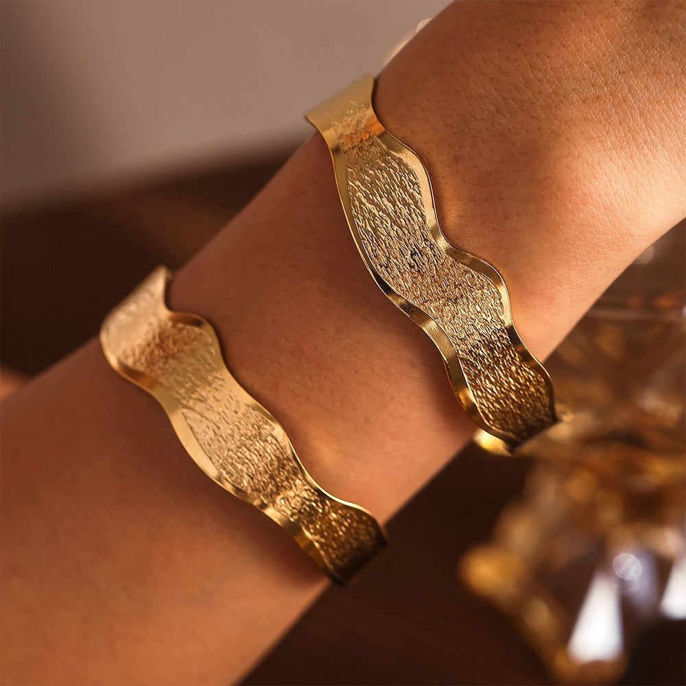 bracelet-jonc-large_2_832f6871-f6d1-4caf-aaa4-8ca3ac725cf7.jpg